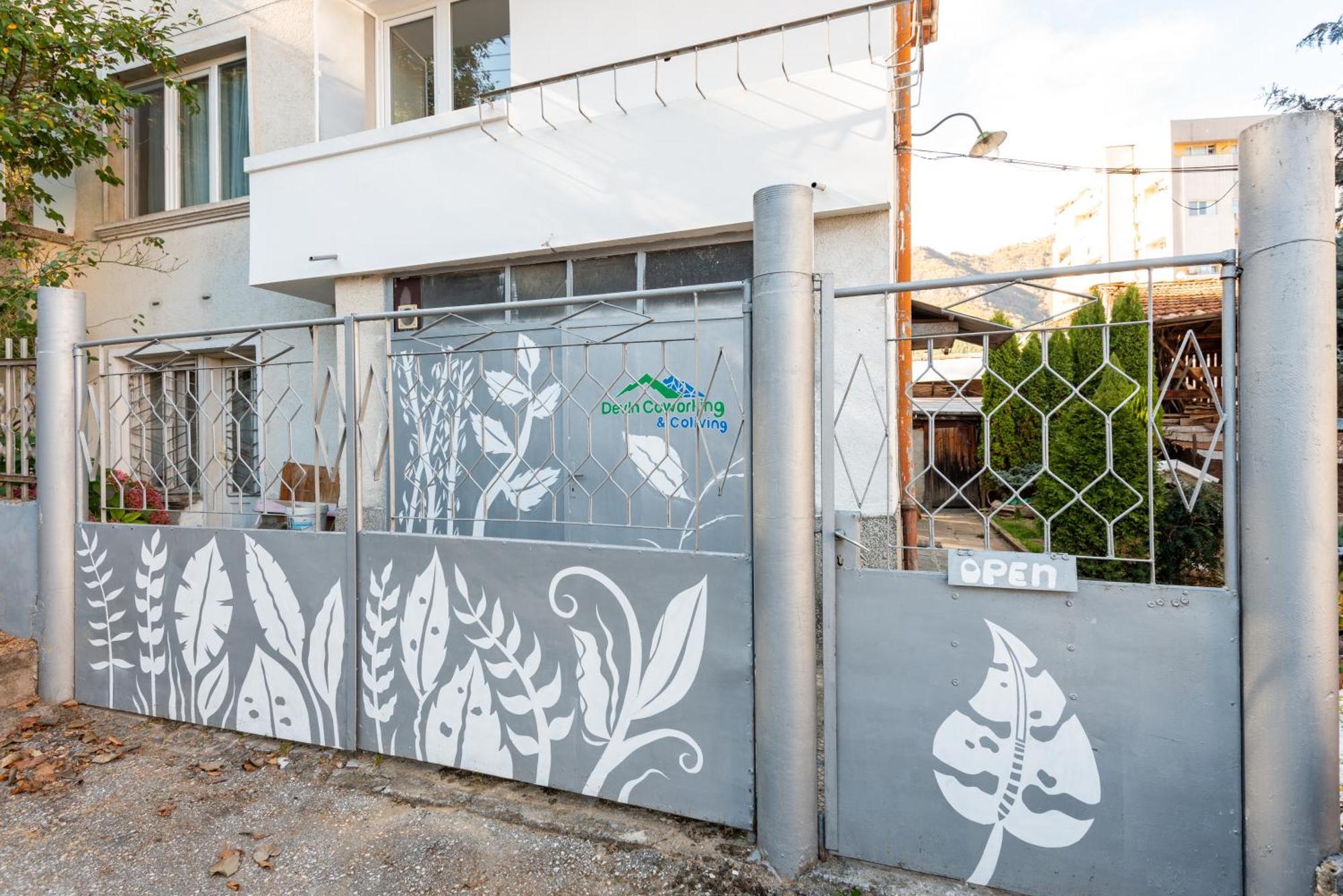 Devin Coworking & Coliving Apartment Bagian luar foto