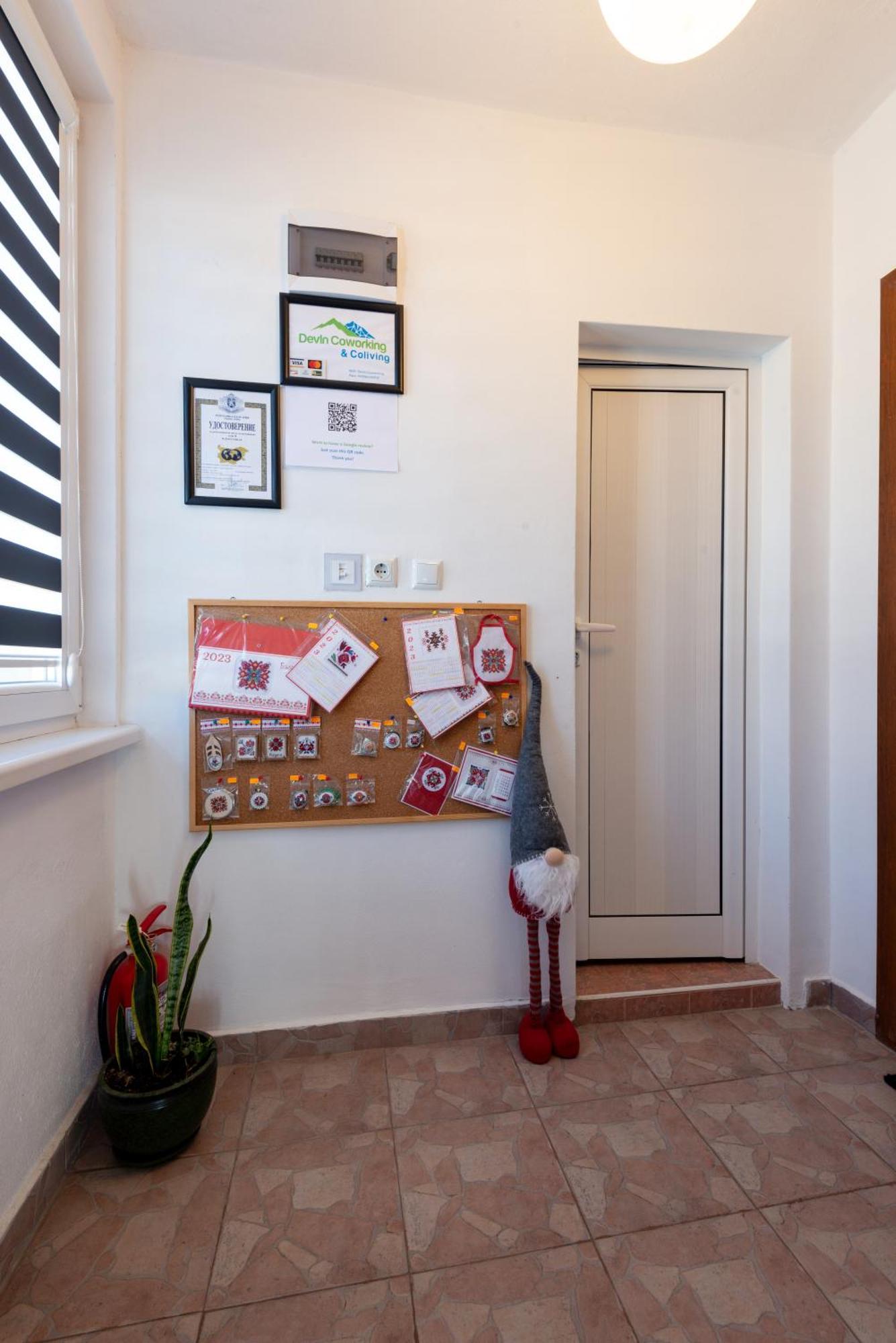 Devin Coworking & Coliving Apartment Bagian luar foto